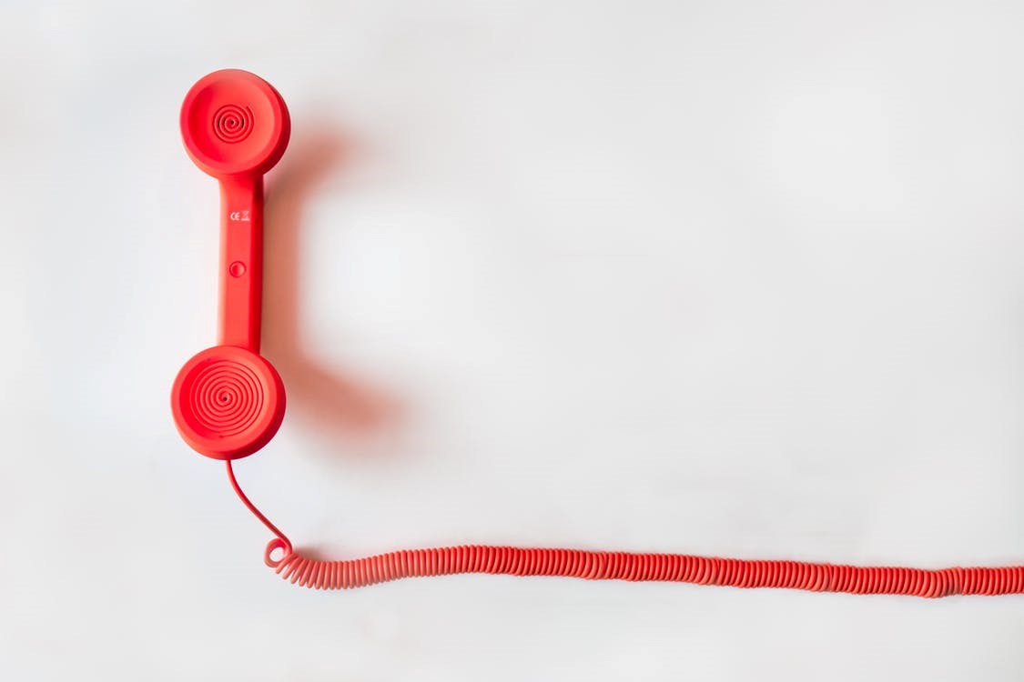 Telephone Answering Service vs. Virtual Receptionist: What’s the Difference