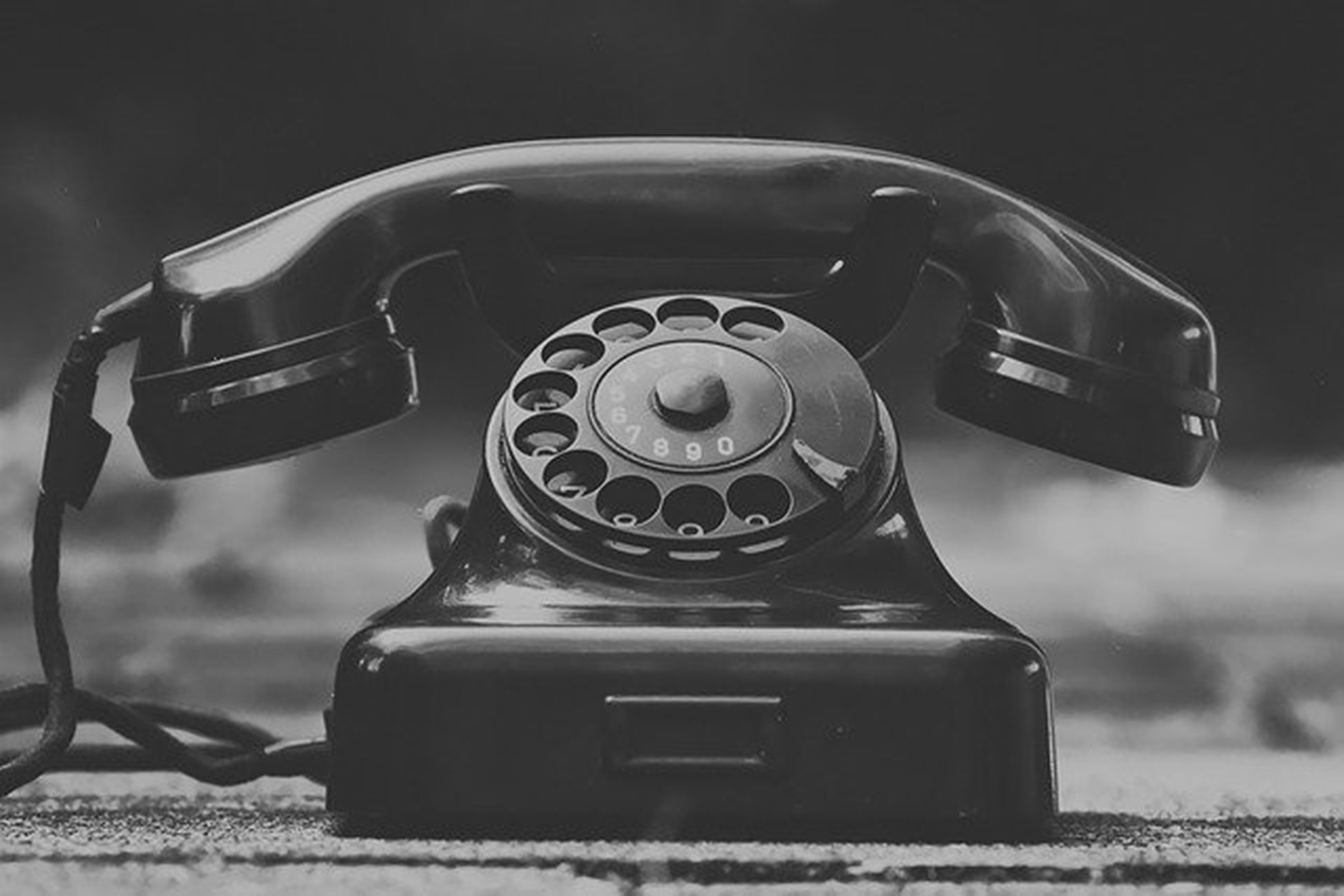 How a Telephone Answering Service Saves You Money